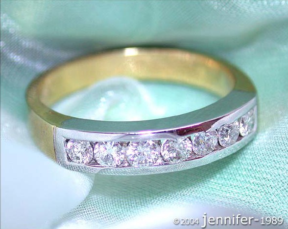 Feinster Diamanten Band Ring in Bicolor Fertigung #1 Feinster Diamanten Band Ring in Bicolor Fertigung #1