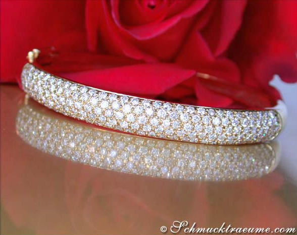 Magnificent Diamond Bangle in Yellow Gold #1 Magnificent Diamond Bangle in Yellow Gold #1