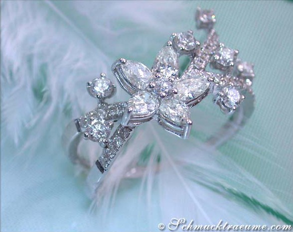 Feminine Diamond Ring in a Blossom Design #1 Feminine Diamond Ring in a Blossom Design #1