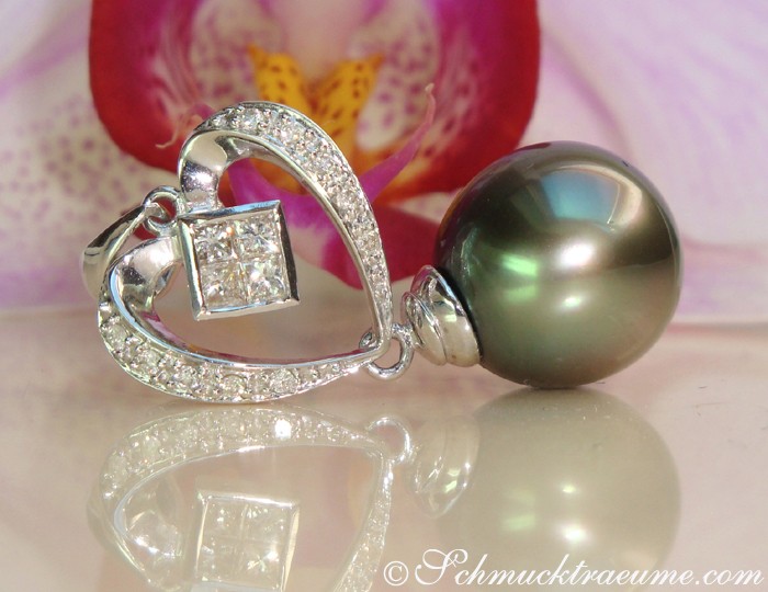 Feminine Tahitian Pearl Diamond Pendant #1 Feminine Tahitian Pearl Diamond Pendant #1