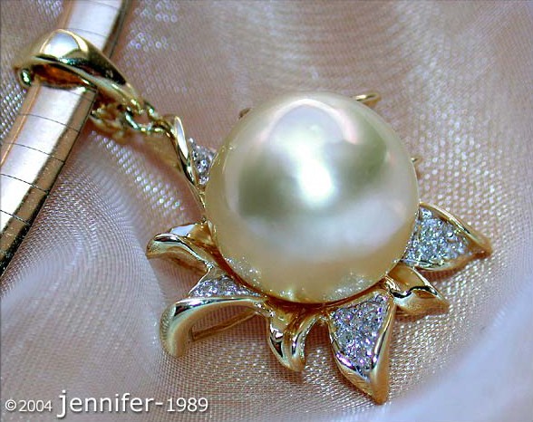 Pretty Golden Southsea Pearl Pendant with Diamonds #1 Pretty Golden Southsea Pearl Pendant with Diamonds #1