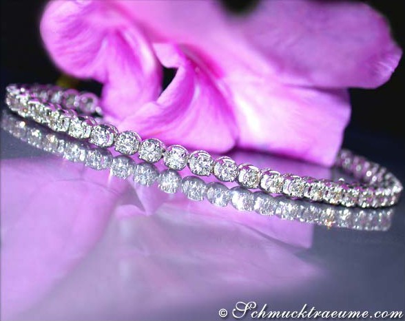 Magnificent Diamond Tennis Bracelet #1 Magnificent Diamond Tennis Bracelet #1