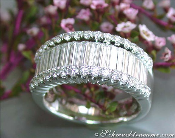 Glorious diamond ring with extra long baguette cut diamonds #1 Glorious diamond ring with extra long baguette cut diamonds #1