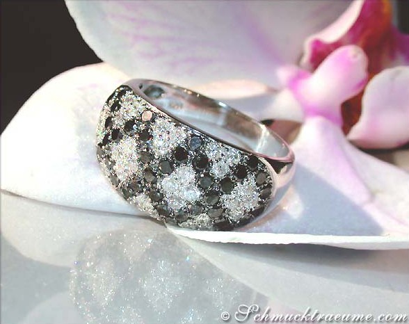 Rhombic Style Black and White Diamond Ring #1 Rhombic Style Black and White Diamond Ring #1
