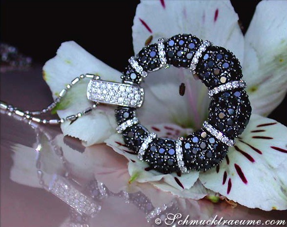 Opulenter Anhänger mit schwarzen Diamanten & Brillanten #1 Opulenter Anhänger mit schwarzen Diamanten & Brillanten #1