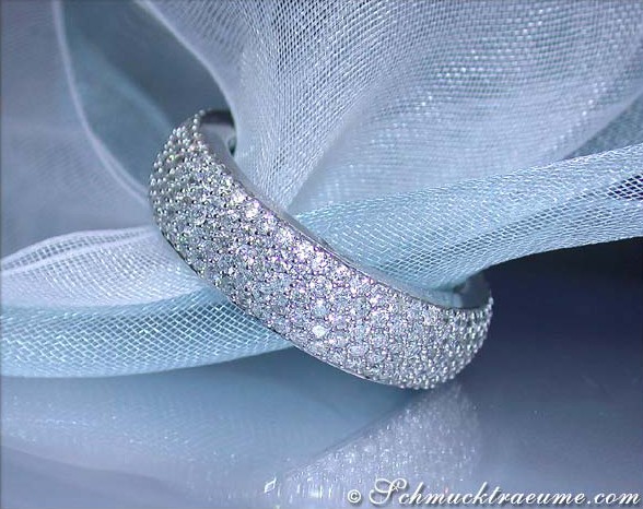 Attractive Diamond Eternity Ring in White gold 18k #1 Attractive Diamond Eternity Ring in White gold 18k #1