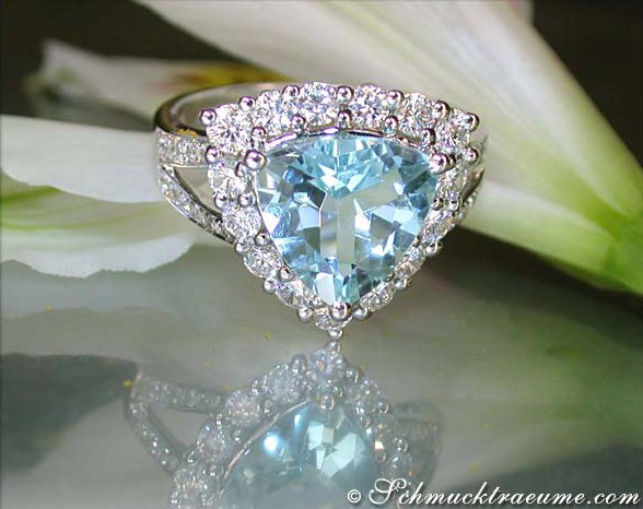 Glorious Aquamarine Ring with Diamonds #1 Glorious Aquamarine Ring with Diamonds #1