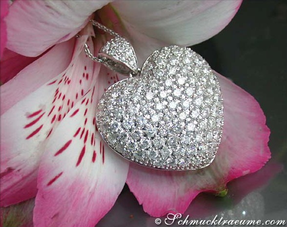 Magnificent Diamond Heart Pendant (4,05 ct.) #1 Magnificent Diamond Heart Pendant (4,05 ct.) #1