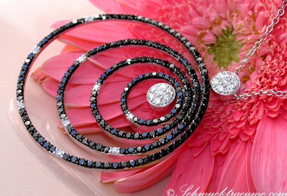 Magnificent Black & White Diamond Necklace #1 Magnificent Black & White Diamond Necklace #1