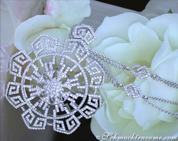 Spectacular Diamond Necklace in a Flamboyant Design #1 Spectacular Diamond Necklace in a Flamboyant Design #1