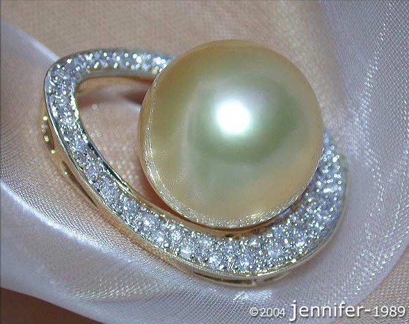 Golden Southsea Pearl Pendant with Diamonds (Mikimoto Design) #1 Golden Southsea Pearl Pendant with Diamonds (Mikimoto Design) #1
