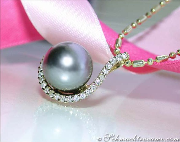 Wundervoller Tahitiperle Anhänger mit Brillanten Kragen #1 Wundervoller Tahitiperle Anhänger mit Brillanten Kragen #1