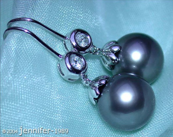 Pretty Tahitian Pearl Earrings with Diamonds in White gold 14k #1 Pretty Tahitian Pearl Earrings with Diamonds in White gold 14k #1
