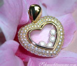 Magnificent Diamond Heart Pendant Behind Glass Magnificent Diamond Heart Pendant Behind Glass