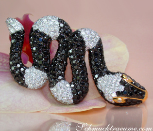 Spectacular Snake Pendant with Black and White Diamonds Spectacular Snake Pendant with Black and White Diamonds