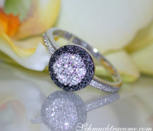 Zeitlos edler schwarze Diamanten Ring Zeitlos edler schwarze Diamanten Ring