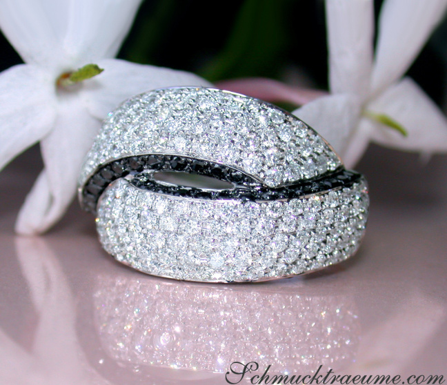 Verschlungener Brillanten Ring mit schwarzen Diamanten #1 Verschlungener Brillanten Ring mit schwarzen Diamanten #1