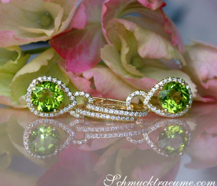 Enchanting Peridot Earrings with Diamonds Enchanting Peridot Earrings with Diamonds