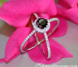 Überkreuzter schwarzer Diamant Solitär Ring Überkreuzter schwarzer Diamant Solitär Ring