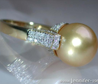 Edler goldene Südseeperle Ring mit Brillanten Kragen