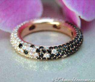 Exquisite Black & White Diamond Eternity Ring Exquisite Black & White Diamond Eternity Ring
