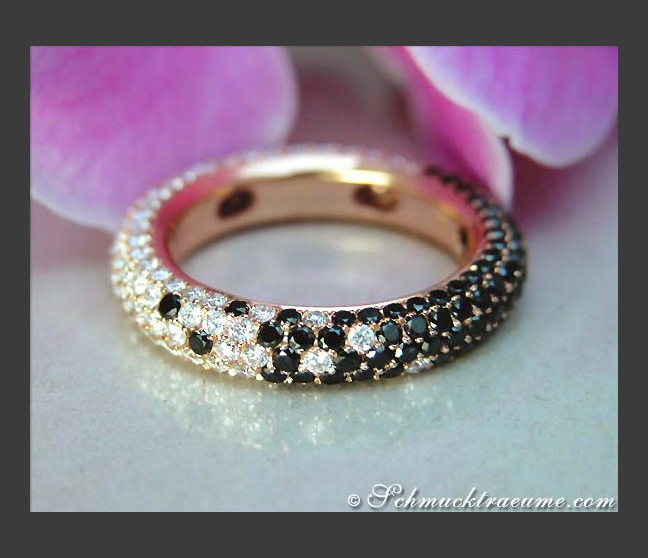 Exquisiter Memory Ring mit schwarzen Diamanten #1