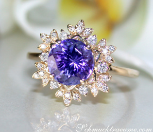 Zarter Tansanit Ring mit Diamanten im Schneeflocken Design Zarter Tansanit Ring mit Diamanten im Schneeflocken Design