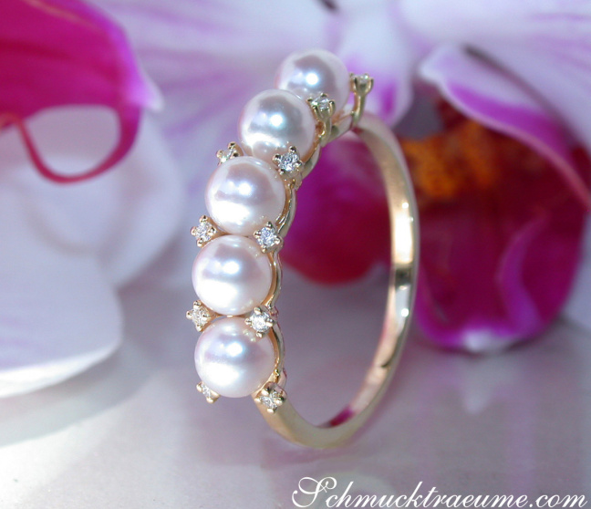 Femininer Baby Akoya Perlen Ring mit Diamanten #1 Femininer Baby Akoya Perlen Ring mit Diamanten #1