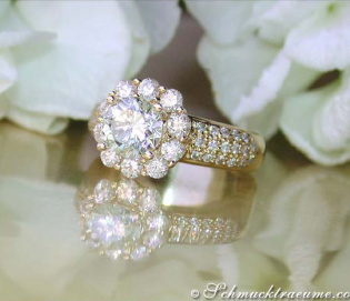 Zeitloser Diamant Verlobungsring (Solitär) Zeitloser Diamant Verlobungsring (Solitär)