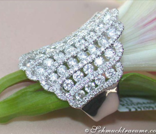 Extra breiter Brillanten Ring in höchster Vollendung