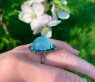 Sensationeller Milky Aquamarin Ring mit Saphiren und Smaragden #6