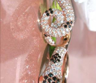 Extravaganter Brillanten Doppel Ring im Schlangen Design Extravaganter Brillanten Doppel Ring im Schlangen Design