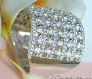 Extra breiter Brillanten Ring in Vollendung