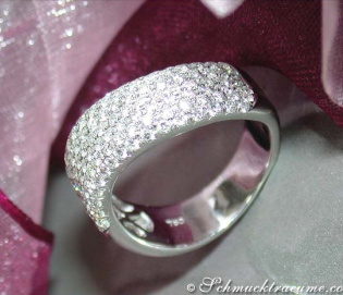 Curved Diamond Ring in White gold 18k