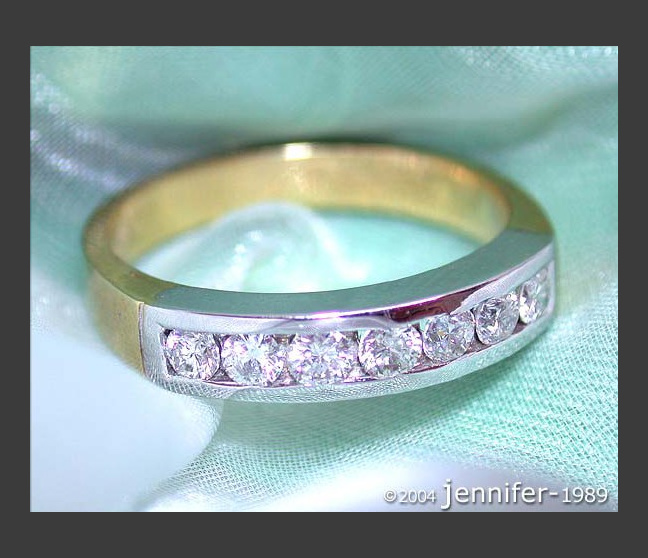 Feinster Diamanten Band Ring in Bicolor Fertigung #1 Feinster Diamanten Band Ring in Bicolor Fertigung #1