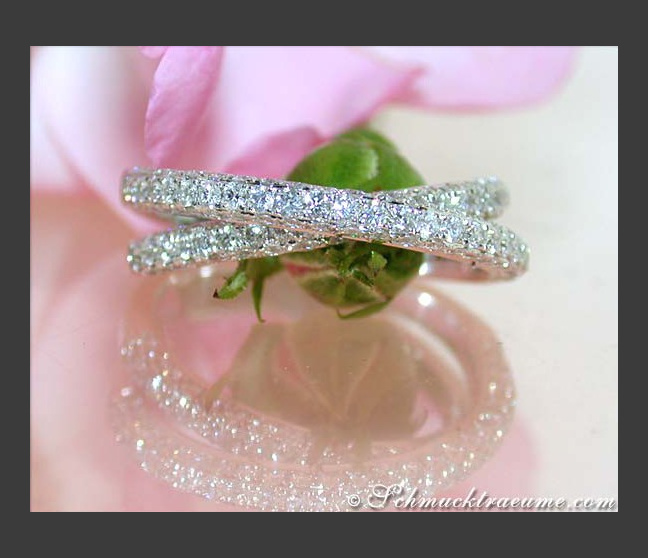 Überkreuzter Brillanten Ring in Weißgold 750 #1 Überkreuzter Brillanten Ring in Weißgold 750 #1