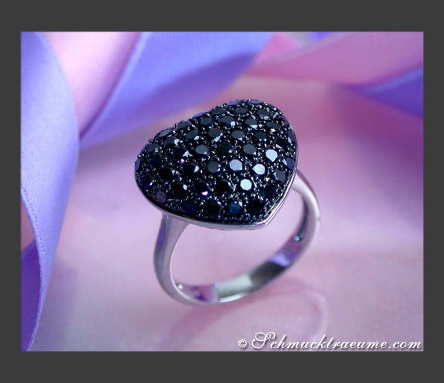 Attraktiver Herz Ring mit schwarzen Diamanten #1 Attraktiver Herz Ring mit schwarzen Diamanten #1