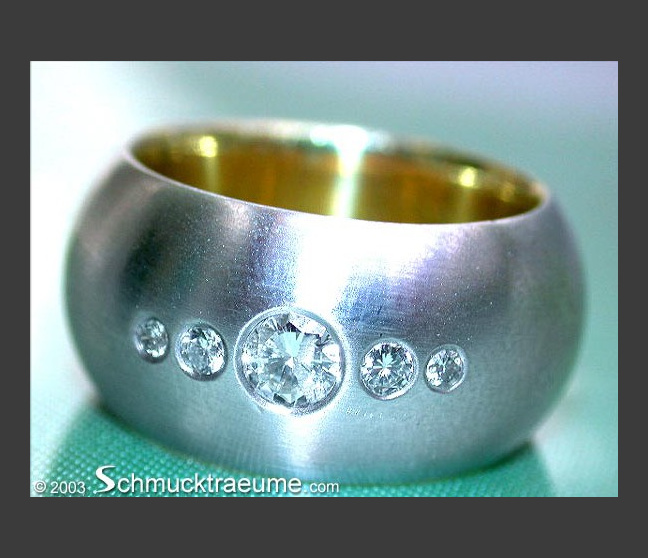Auffallender Band Ring mit Diamanten im Sternenhimmel Design #1 Auffallender Band Ring mit Diamanten im Sternenhimmel Design #1