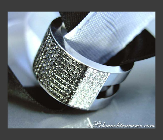 Schwerer Bandring mit schwarzen Diamanten #1 Schwerer Bandring mit schwarzen Diamanten #1