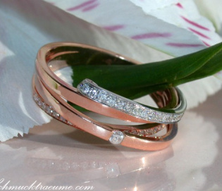 Elegant Two Tone Diamond Ring Elegant Two Tone Diamond Ring