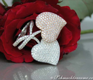 Exquisiter Doppel Herz Ring mit Diamanten
