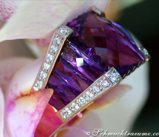 Extravaganter Amethyst Ring mit Brillanten