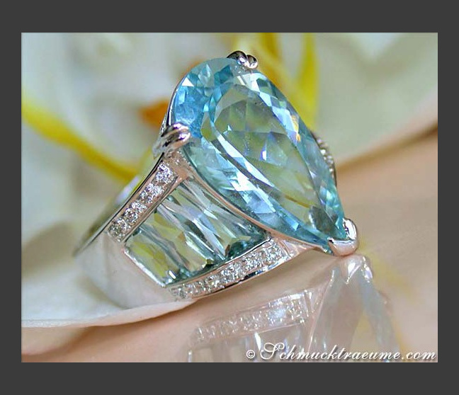 Grandioser Aquamarin Tropfen Ring mit Diamanten #1 Grandioser Aquamarin Tropfen Ring mit Diamanten #1