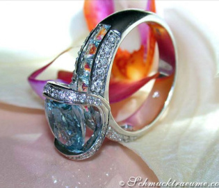 Extravaganter Aquamarin Ring mit Brillanten