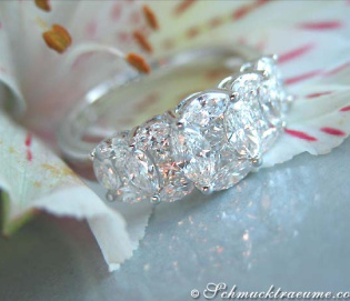 Exquisiter Ring mit Marquise- und Princess Diamanten