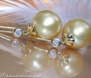 Pretty Hanging Earrings with Southsea Pearls & Diamonds Pretty Hanging Earrings with Southsea Pearls & Diamonds