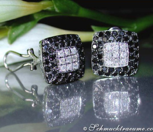 Simple Black & White Diamond Earrings (Square Style) Simple Black & White Diamond Earrings (Square Style)