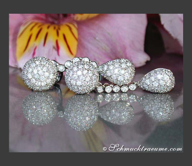 Feminine Brillanten Ohrgehänge im Tropfen und Kugel Design #1 Feminine Brillanten Ohrgehänge im Tropfen und Kugel Design #1