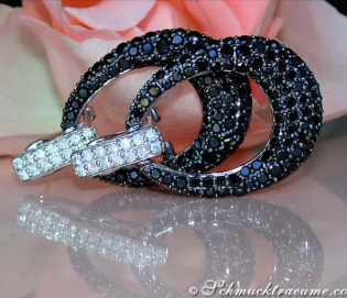 Attractive Black & White Diamond Earrings Attractive Black & White Diamond Earrings