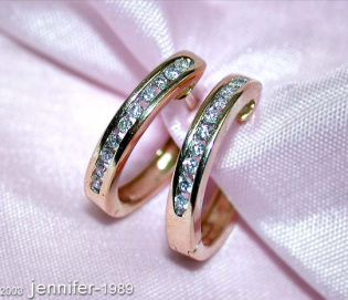 Zarte Diamanten Creolen in Gelbgold 585 Zarte Diamanten Creolen in Gelbgold 585
